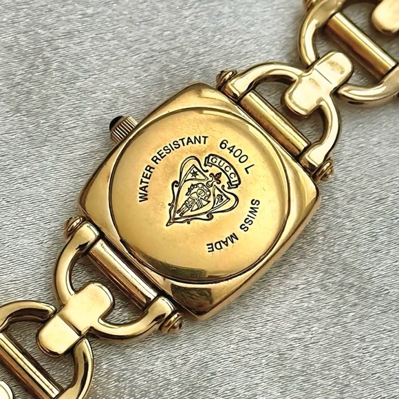 AUTHENTIC VINTAGE GUCCI MOTHER-OF-PEARL GOLD HORSEBIT WATCH - Picture 8 of 8